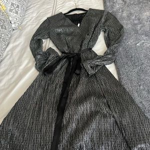 NWT Banana Republic lightweight metallic dress size 4